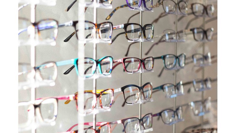 Free Up Your Warehouse: 6 Key Strategies to Avoid Eyewear Inventory Backlogs!